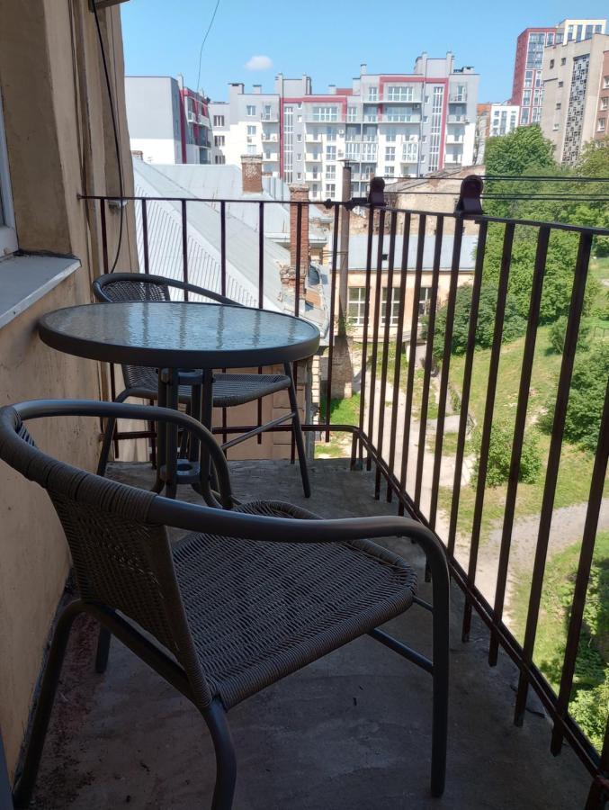 Apartment On Khorvatska Street Leópolis Exterior foto